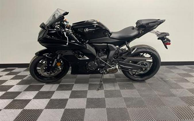 2025 Yamaha YZF-R7