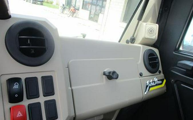 2023 John Deere XUV835R Signature Edition