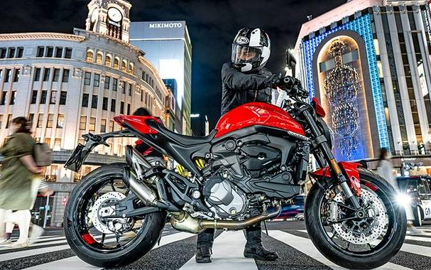 2026 Ducati MONSTER PLUS
