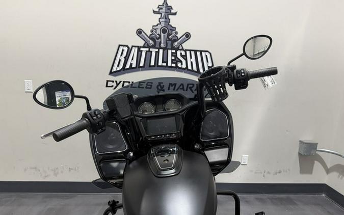 2021 Indian Challenger Dark Horse Thunder Black Smoke