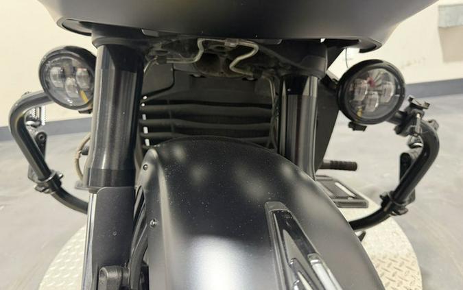 2021 Indian Challenger Dark Horse Thunder Black Smoke