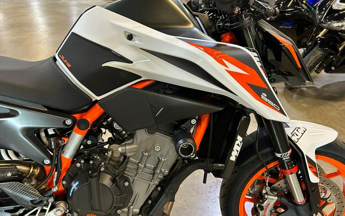 2020 KTM 890 Duke R