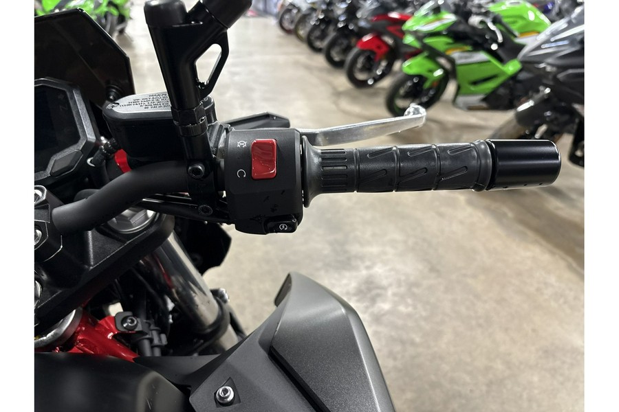 2025 Kawasaki Z500 SE ABS