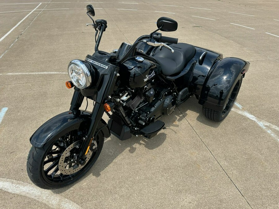 2024 Harley-Davidson Freewheeler Vivid Black