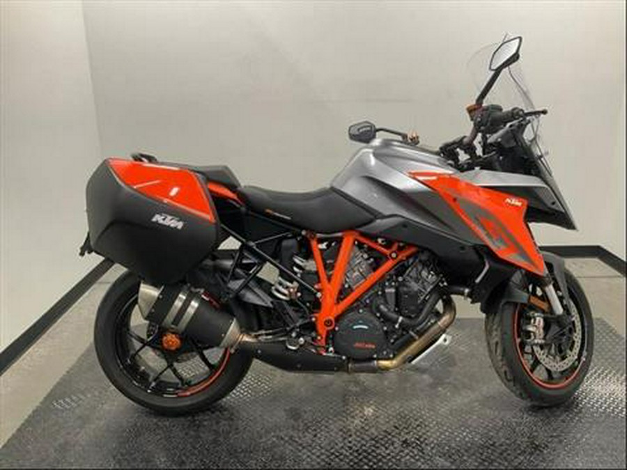 2017 KTM 1290 Super Duke GT