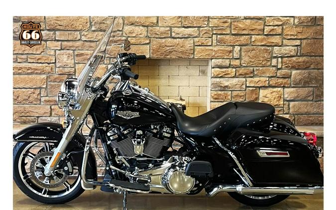 2022 Harley-Davidson Road King Vivid Black