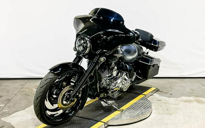 2013 Harley-Davidson® FLHX - Street Glide®