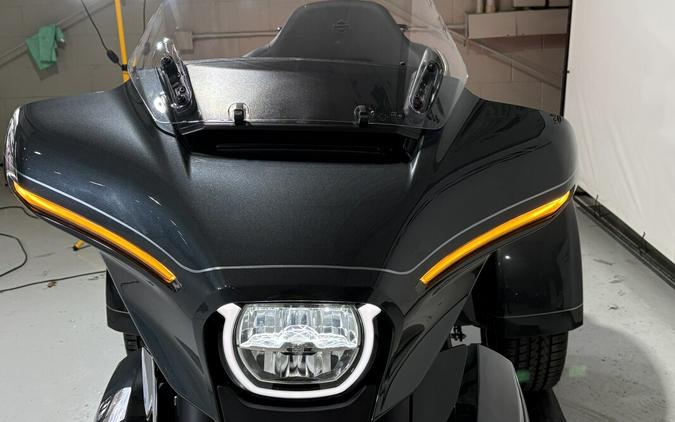 2026 Harley-Davidson® Street Glide 3 Limited Iron Horse Metallic Black Trim