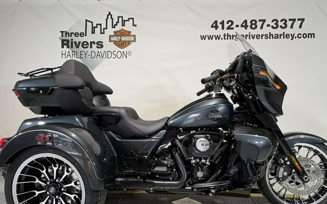 2026 Harley-Davidson® Street Glide 3 Limited Iron Horse Metallic Black Trim