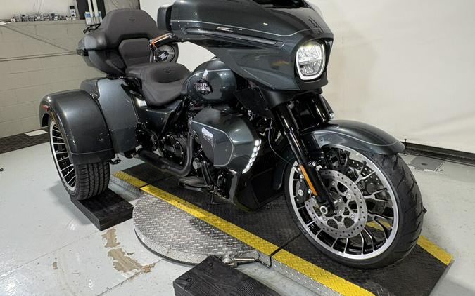 2026 Harley-Davidson® Street Glide 3 Limited Iron Horse Metallic Black Trim
