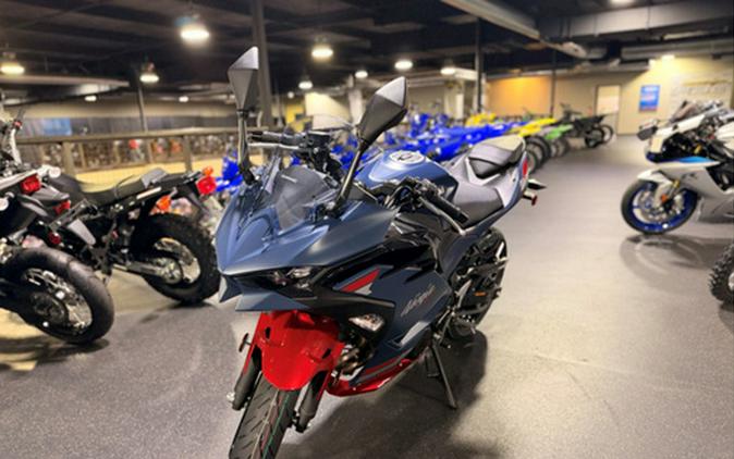 2026 Kawasaki Ninja 500 ABS Metallic Matte Twilight Blue SE ABS