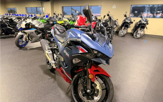 2026 Kawasaki Ninja 500 ABS Metallic Matte Twilight Blue SE ABS