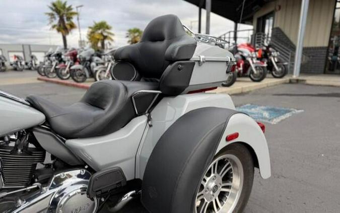 2024 Harley-Davidson Tri Glide Ultra FLHTCUTG