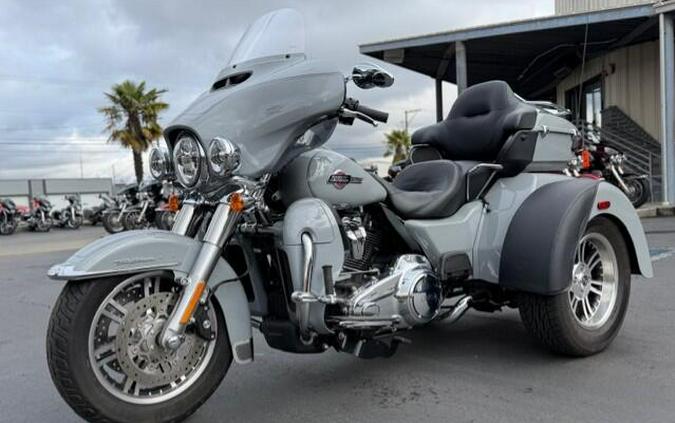 2024 Harley-Davidson Tri Glide Ultra FLHTCUTG