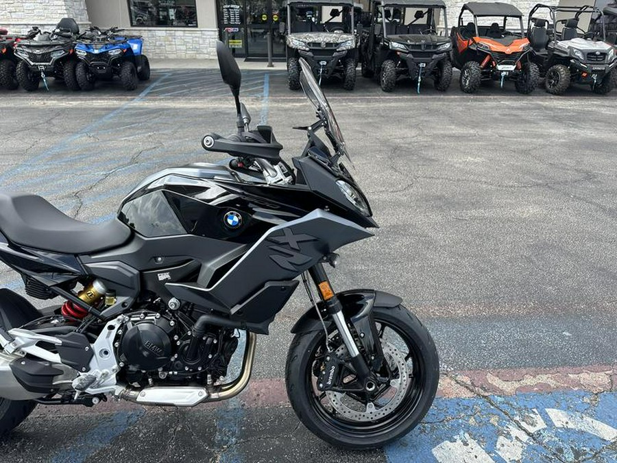 2023 BMW F 900 XR Triple Black