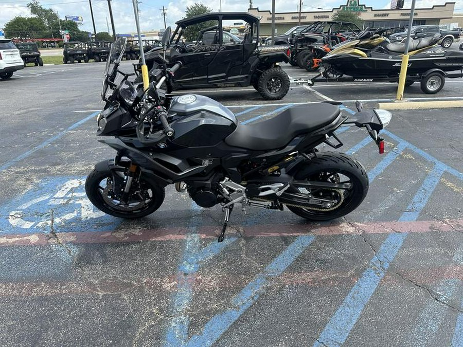 2023 BMW F 900 XR Triple Black