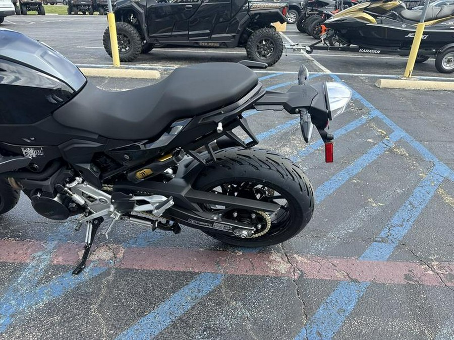 2023 BMW F 900 XR Triple Black