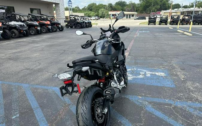 2023 BMW F 900 XR Triple Black