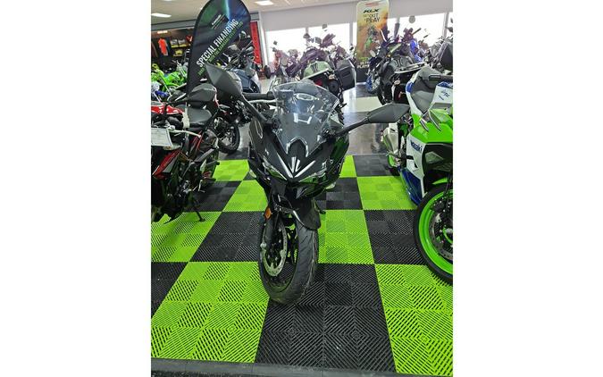 2024 Kawasaki Ninja® 500 Base