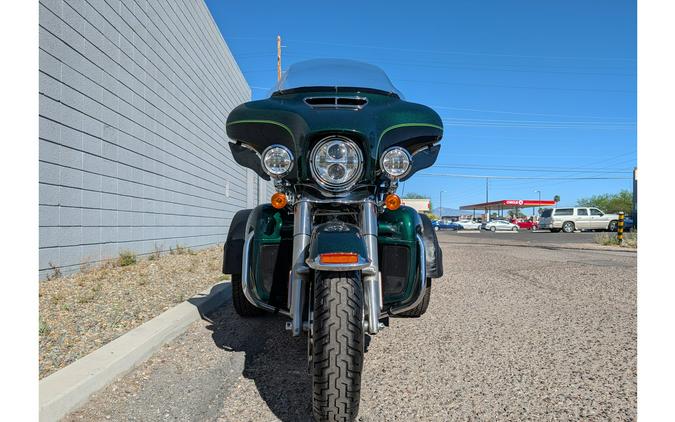 2016 FLHTCUTG Tri Glide® Ultra - Two-Tone Option - Harley-Davidson®