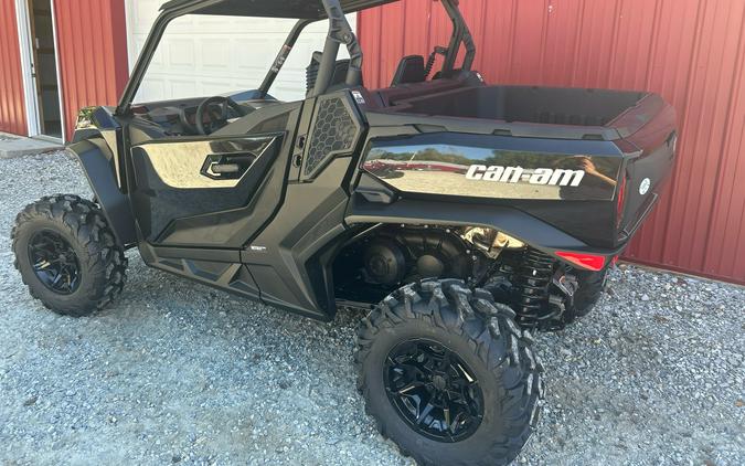 2026 Can-Am Commander XT 700