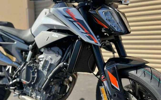 2024 KTM 790 Duke