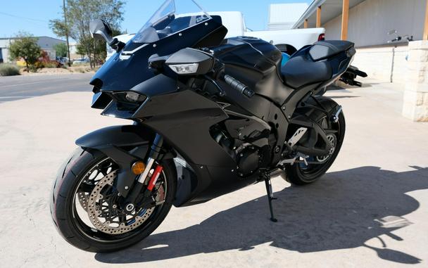 2025 KAWASAKI NINJA ZX10R METAL FLAT SPARK BLACK AND EBONY