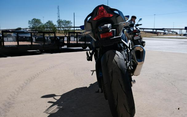 2025 KAWASAKI NINJA ZX10R METAL FLAT SPARK BLACK AND EBONY