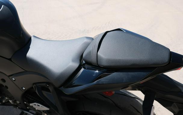 2025 KAWASAKI NINJA ZX10R METAL FLAT SPARK BLACK AND EBONY