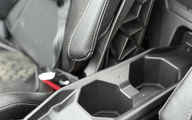 2026 Can-Am® Maverick X3 X rs Turbo RR Triple Black_7.6 in.