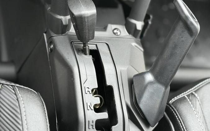 2026 Can-Am® Maverick X3 X rs Turbo RR Triple Black_7.6 in.