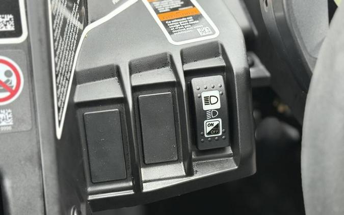 2026 Can-Am® Maverick X3 X rs Turbo RR Triple Black_7.6 in.