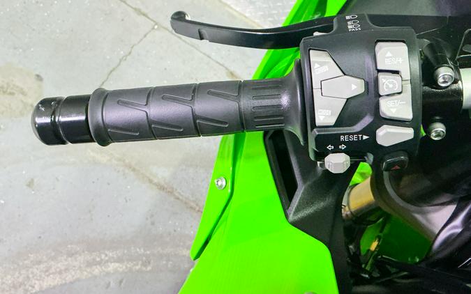 2025 Kawasaki Ninja® ZX™-10R KRT Edition ABS