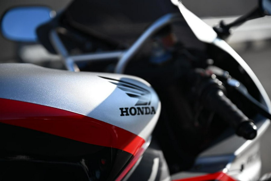 2002 Honda® RVT1000R