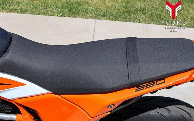 2026 KTM 390 SMC R