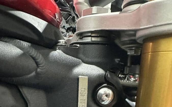 2024 Triumph Speed Triple 1200 RS Carnival Red 1200 RS Sapphire Black