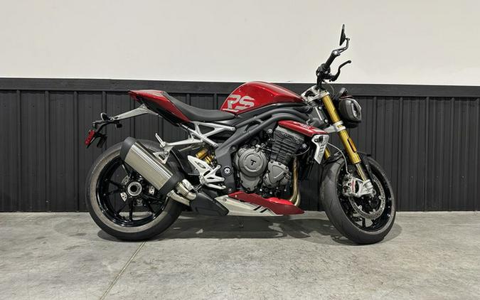 2024 Triumph Speed Triple 1200 RS Carnival Red 1200 RS Sapphire Black