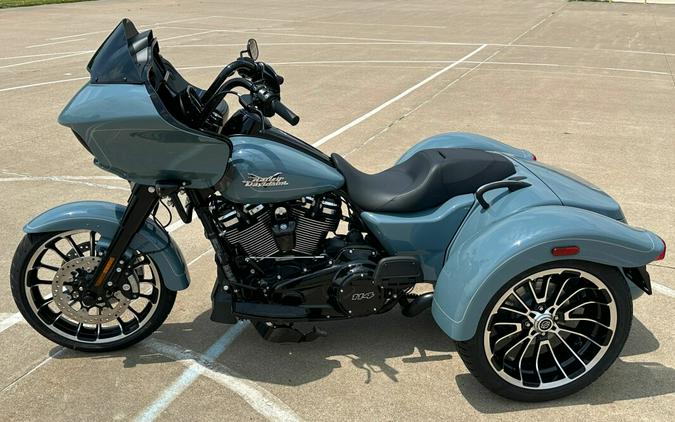 2024 Harley-Davidson Road Glide 3 Sharkskin Blue