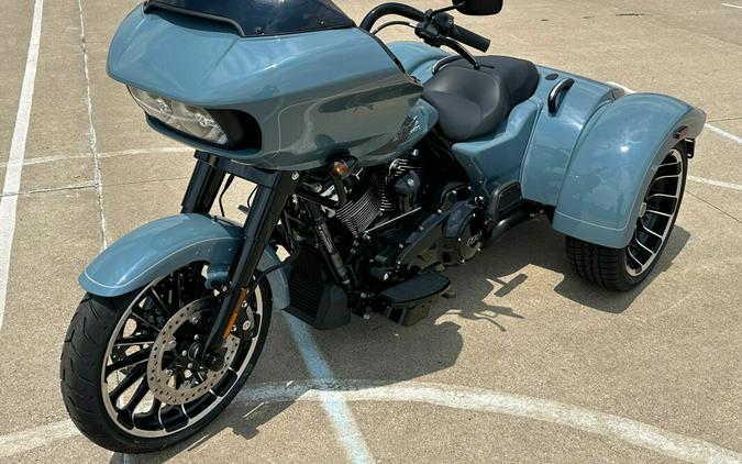 2024 Harley-Davidson Road Glide 3 Sharkskin Blue