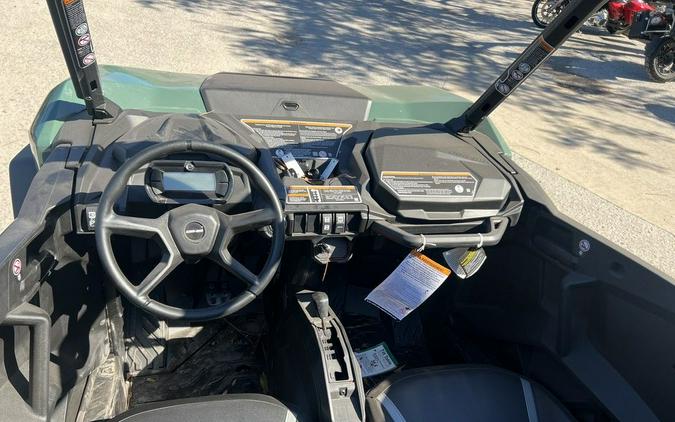 2026 Can-Am® Commander MAX DPS 700