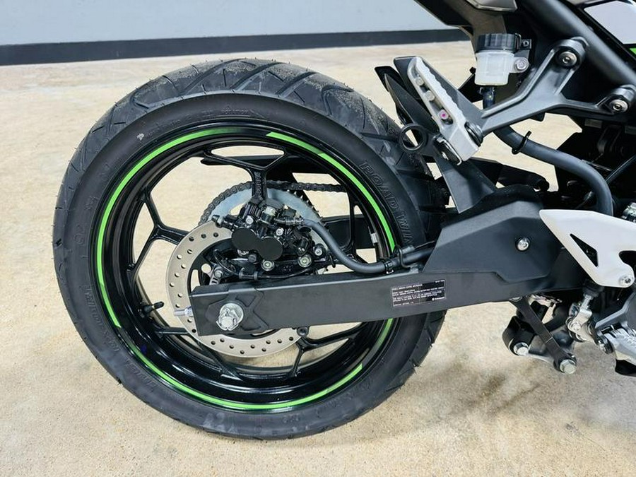 2024 Kawasaki Ninja® e-1 ABS