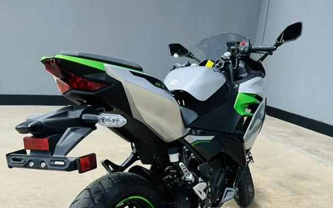 2024 Kawasaki Ninja® e-1 ABS