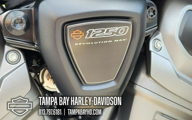Harley-Davidson® 2024 RA120S®