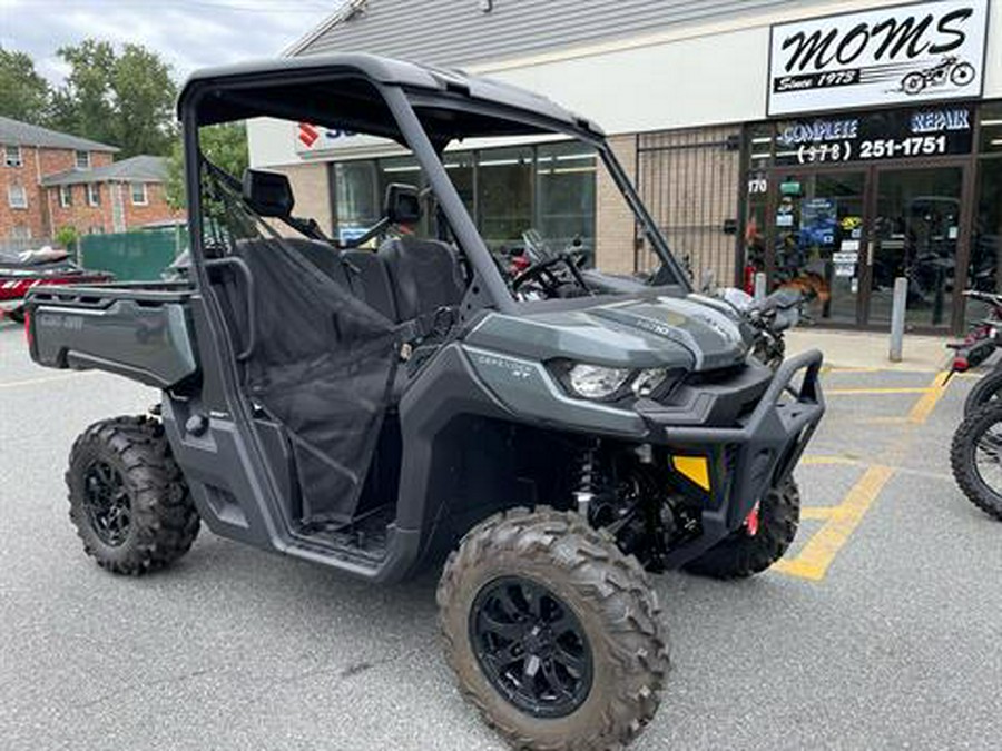 2024 Can-Am Defender XT HD10