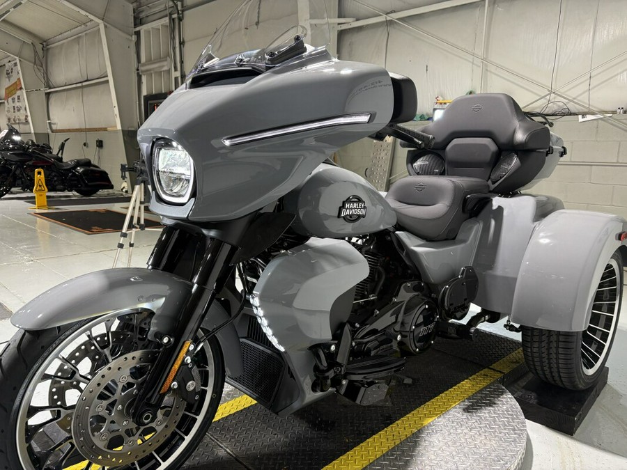 2026 Harley-Davidson® Street Glide 3 Limited Dark Billiard Gray Black Trim
