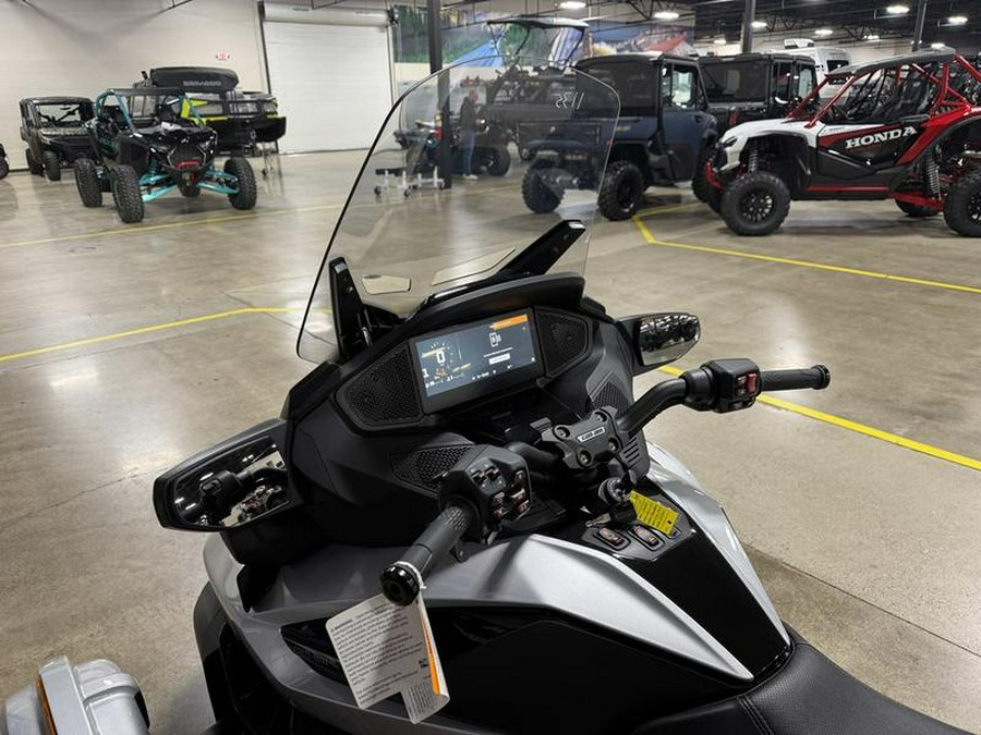 2025 Can-Am® Spyder RT Limited Dark Wheels