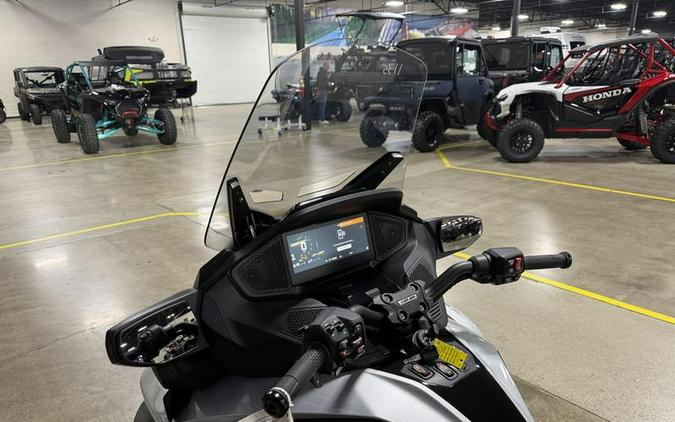 2025 Can-Am® Spyder RT Limited Dark Wheels