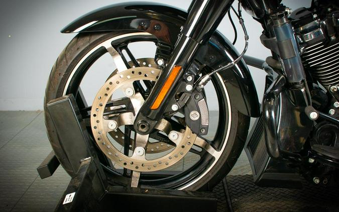 2025 Harley-Davidson Road Glide Vivid Black