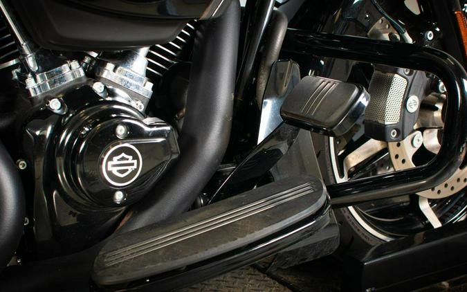 2025 Harley-Davidson Road Glide Vivid Black