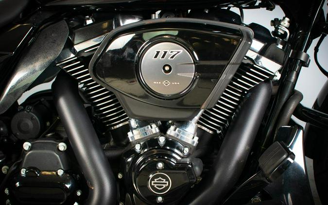 2025 Harley-Davidson Road Glide Vivid Black